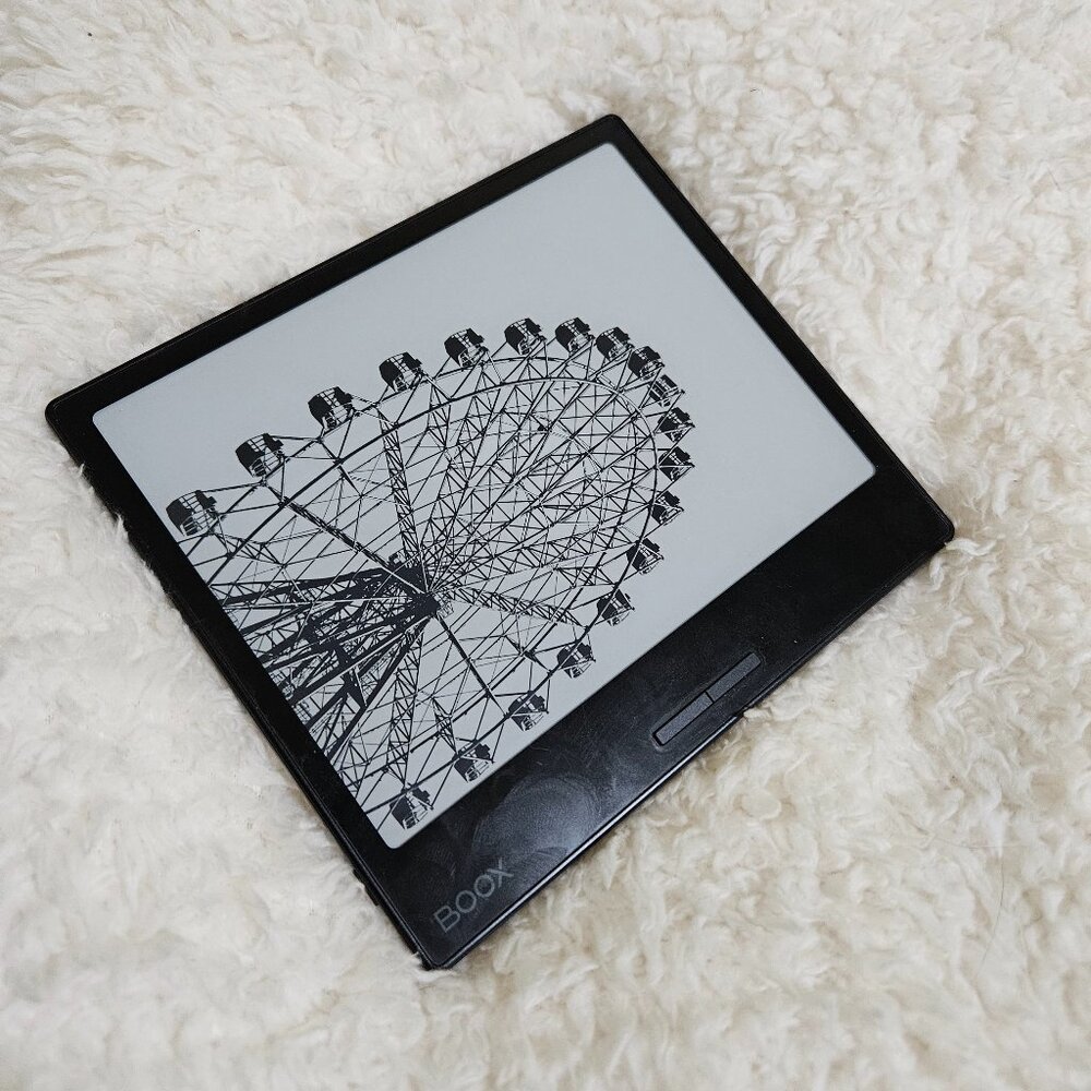 Boox 7 inch ereader - LIKE NEW